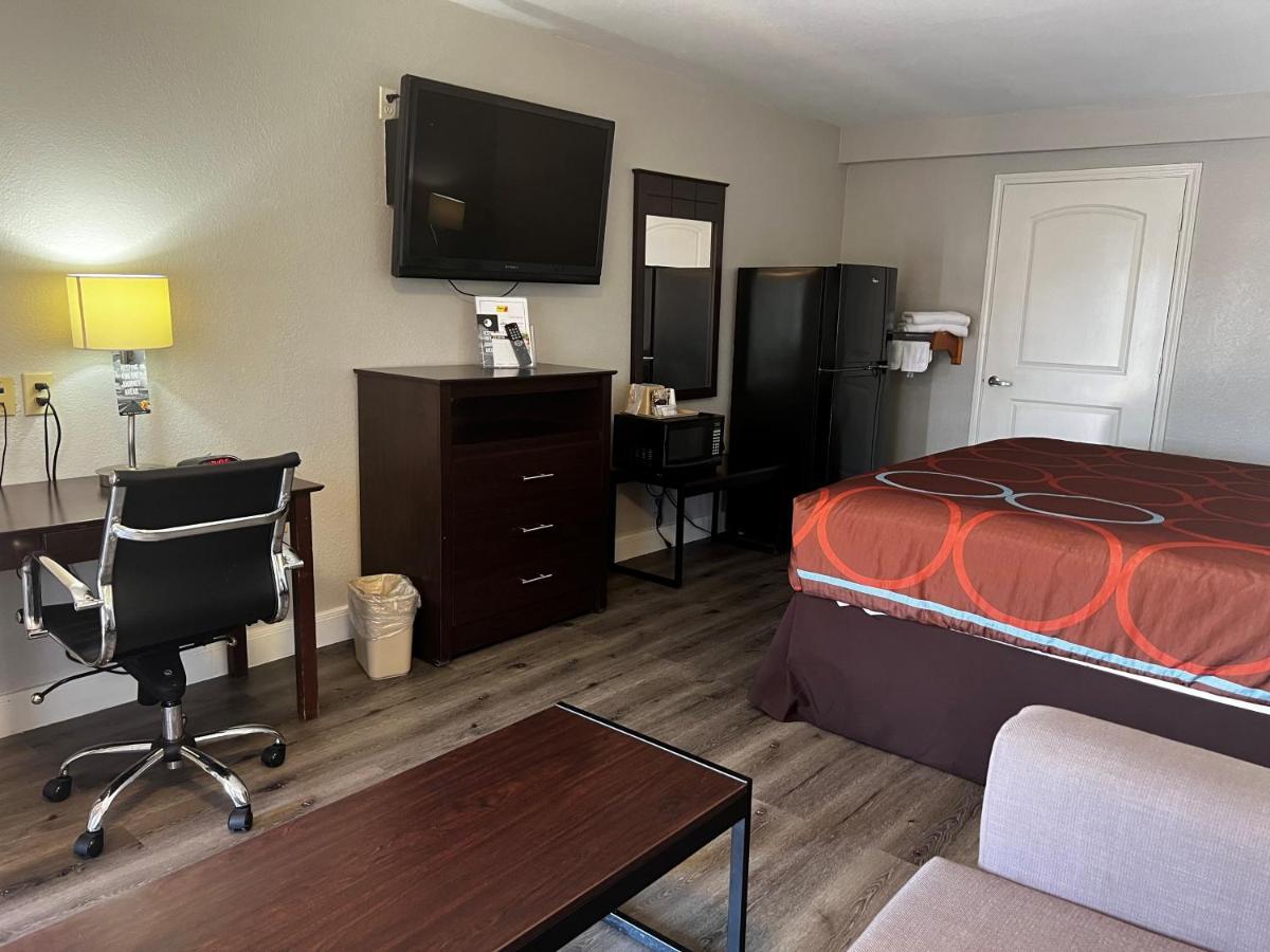 Hotel Super 8 By Wyndham Mont Belvieu - Baytown East Exterior foto