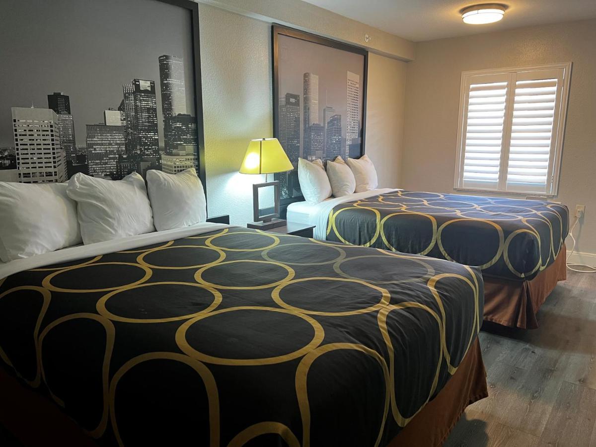 Hotel Super 8 By Wyndham Mont Belvieu - Baytown East Exterior foto