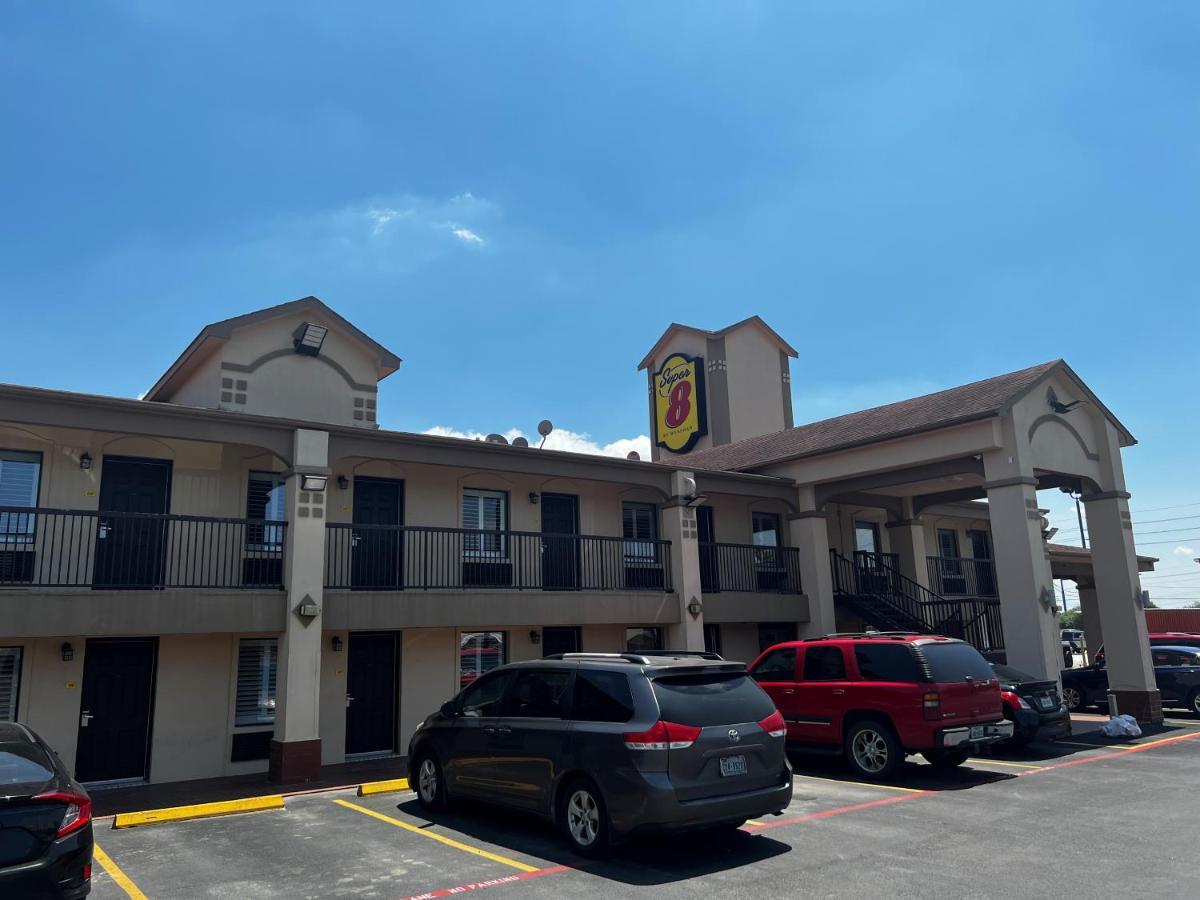 Hotel Super 8 By Wyndham Mont Belvieu - Baytown East Exterior foto