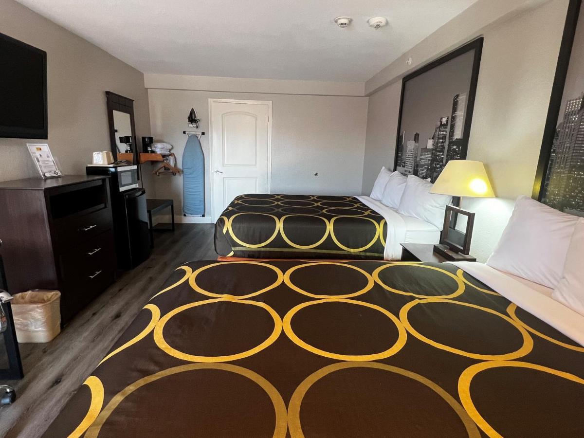 Hotel Super 8 By Wyndham Mont Belvieu - Baytown East Exterior foto